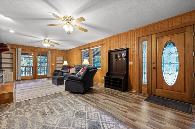 927 Casey Road, Trenton, GA 30752