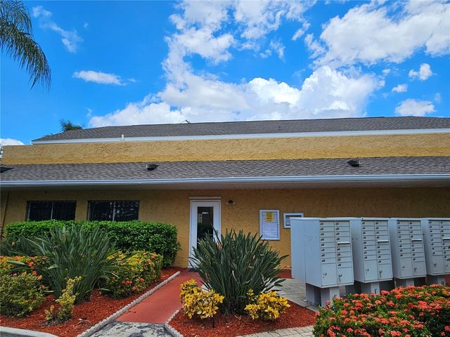 1737 PARAKEET WAY 2, Sarasota, FL 34232