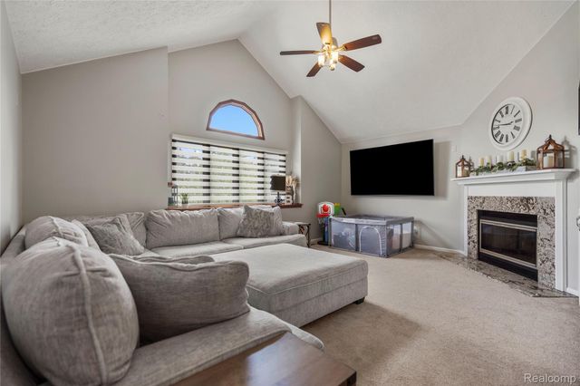 6535 Ridgeview Drive, Independence Charter Township, MI 48346