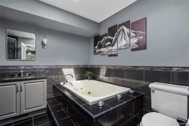 6535 Ridgeview Drive, Independence Charter Township, MI 48346