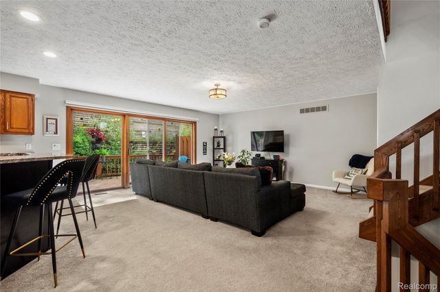 6535 Ridgeview Drive, Independence Charter Township, MI 48346