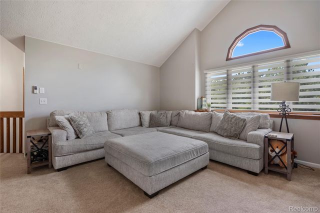 6535 Ridgeview Drive, Independence Charter Township, MI 48346