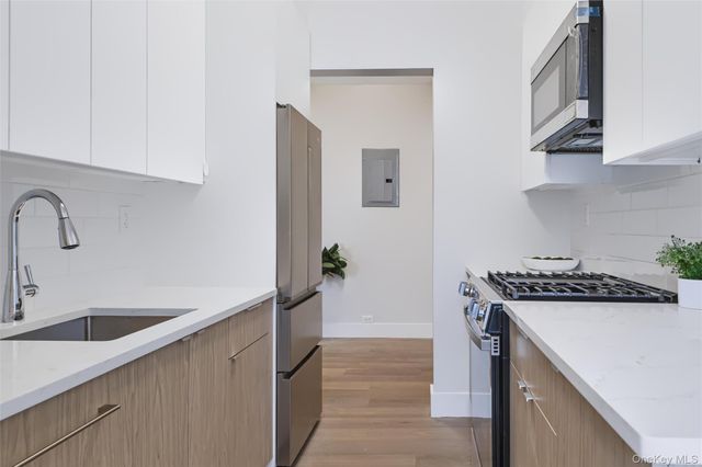 148-09 Northern Boulevard 6L, Flushing, NY 11355