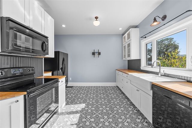 209 6th, Carnegie, PA 15106