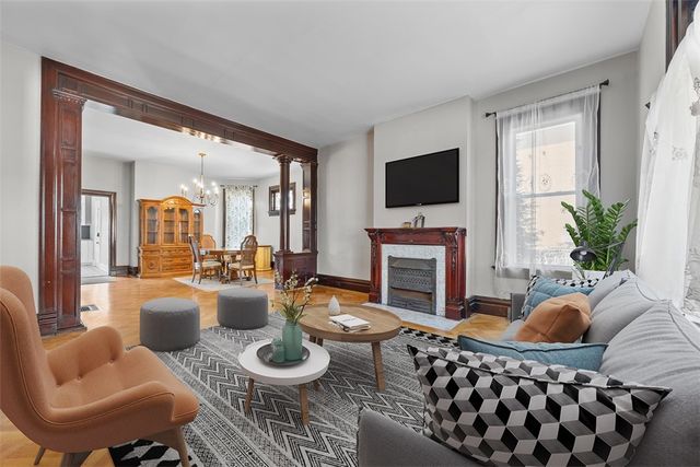 209 6th, Carnegie, PA 15106