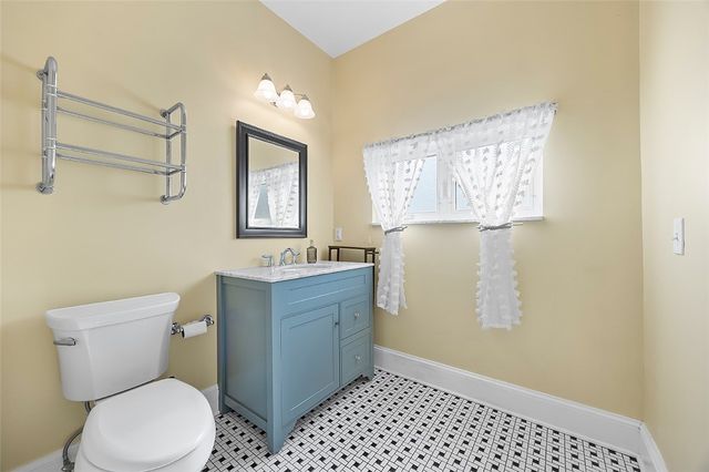 209 6th, Carnegie, PA 15106