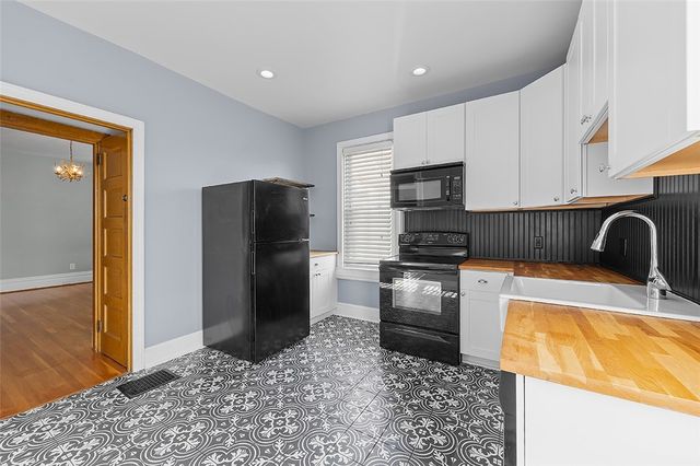 209 6th, Carnegie, PA 15106