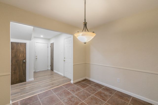 2807 Summit View Drive, Bedford, TX 76021