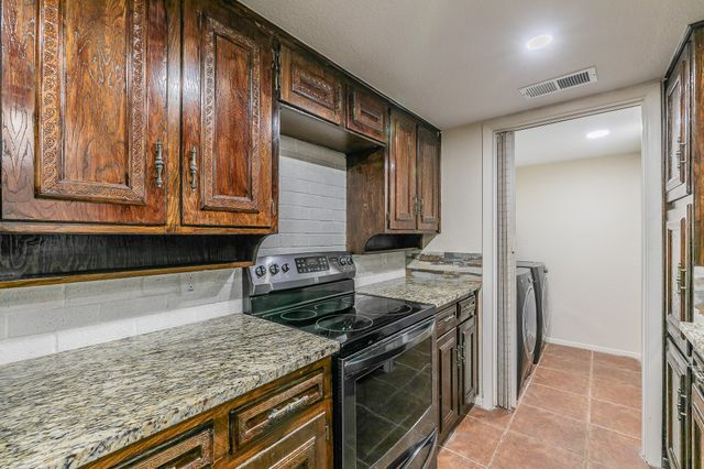 2807 Summit View Drive, Bedford, TX 76021