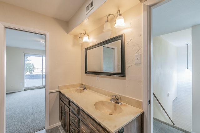 2807 Summit View Drive, Bedford, TX 76021