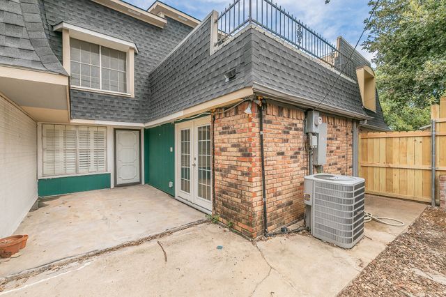 2807 Summit View Drive, Bedford, TX 76021