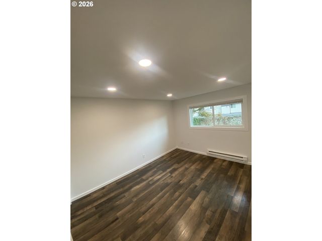 850 W POWELL Blvd, Gresham, OR 97030