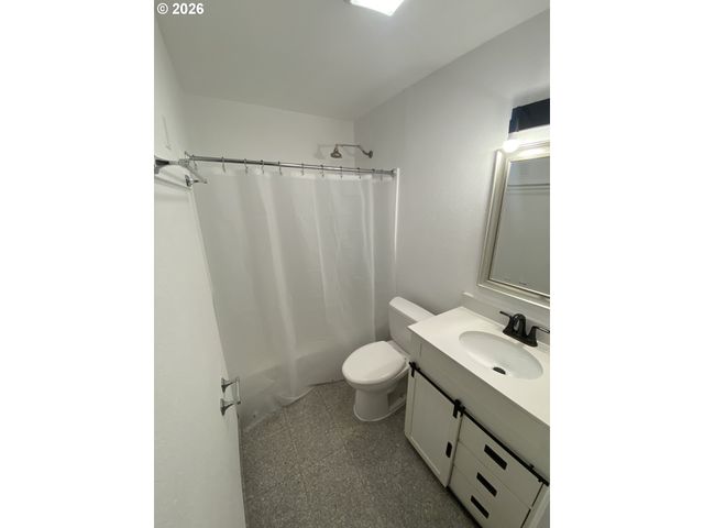 850 W POWELL Blvd, Gresham, OR 97030