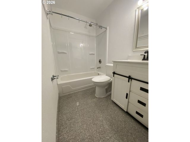 850 W POWELL Blvd, Gresham, OR 97030