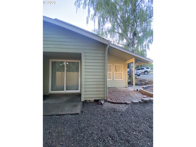 850 W POWELL Blvd, Gresham, OR 97030