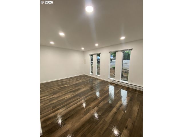 850 W POWELL Blvd, Gresham, OR 97030