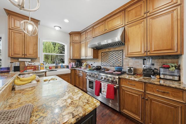 12908 Timber Wood Circle, Plainfield, IL 60585
