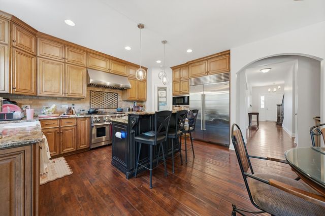 12908 Timber Wood Circle, Plainfield, IL 60585
