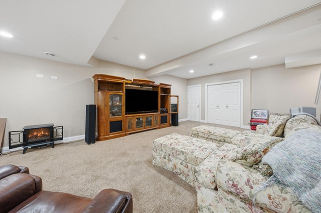12908 Timber Wood Circle, Plainfield, IL 60585