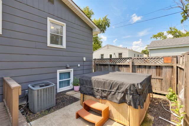 305 SW Westlawn Drive, Ankeny, IA 50023