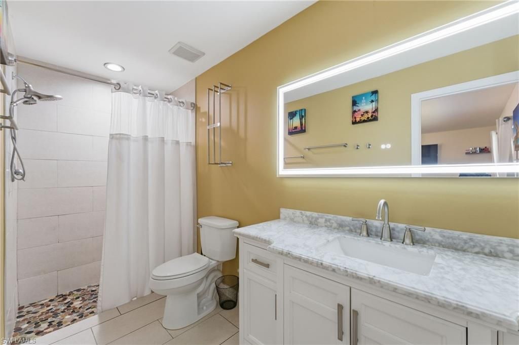 Image 28 of property listing at 526-528 SE 5th PL, Cape Coral, FL 33990