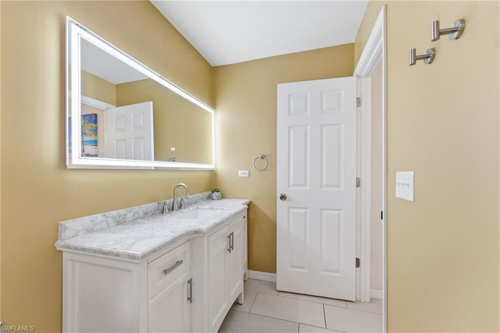 Image 29 of property listing at 526-528 SE 5th PL, Cape Coral, FL 33990