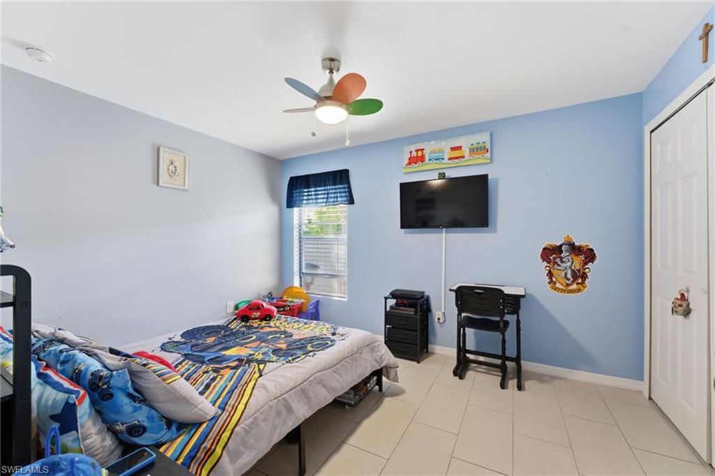 Image 30 of property listing at 526-528 SE 5th PL, Cape Coral, FL 33990