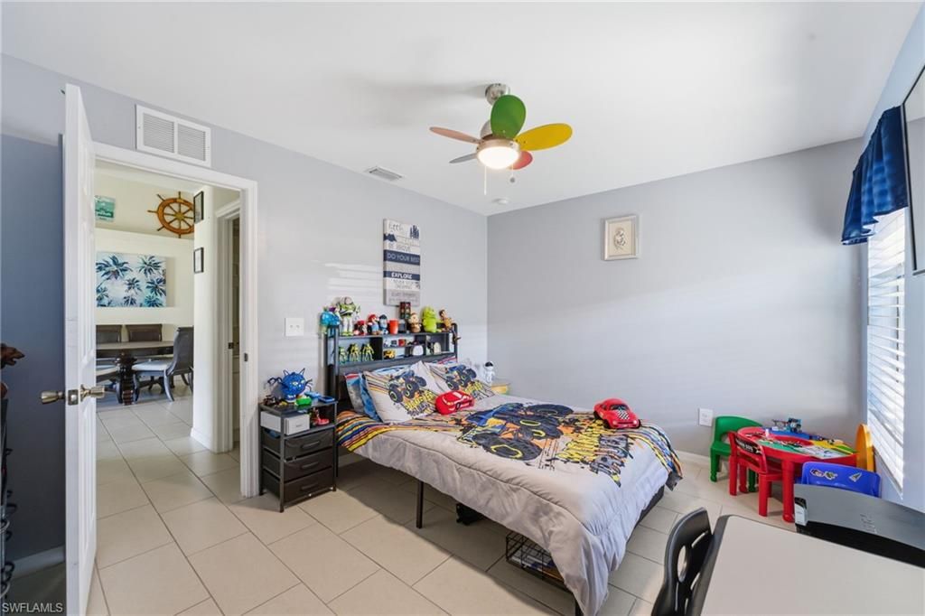 Image 31 of property listing at 526-528 SE 5th PL, Cape Coral, FL 33990