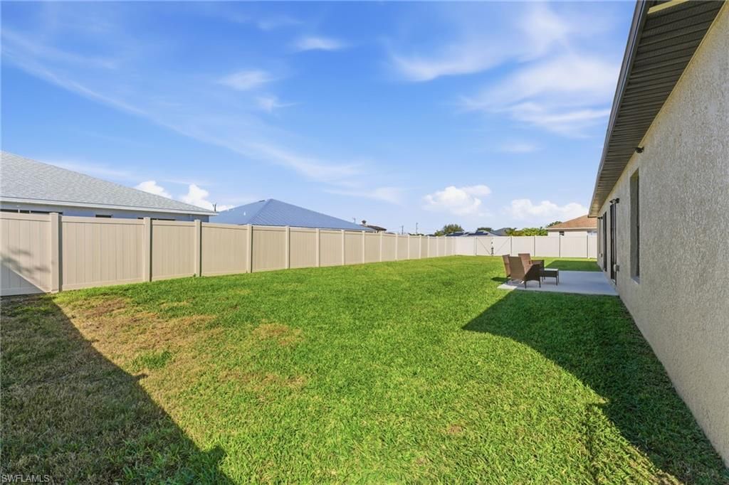 Image 33 of property listing at 526-528 SE 5th PL, Cape Coral, FL 33990