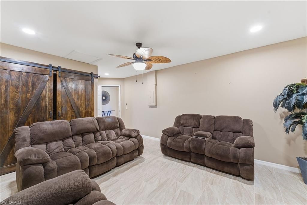 Image 8 of property listing at 526-528 SE 5th PL, Cape Coral, FL 33990