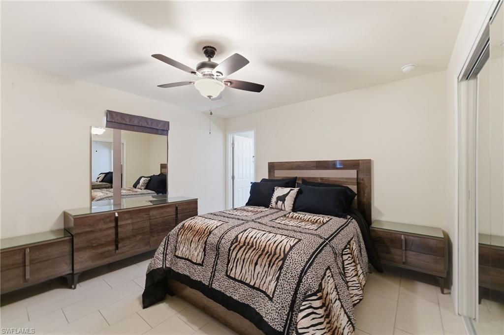 Image 9 of property listing at 526-528 SE 5th PL, Cape Coral, FL 33990