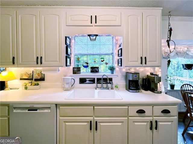 6832 Creekwood Drive, Douglasville, GA 30135