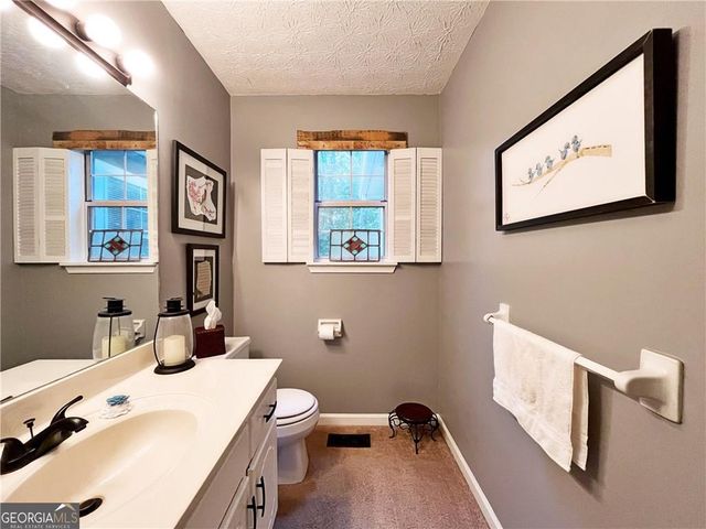 6832 Creekwood Drive, Douglasville, GA 30135