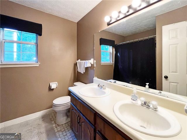 6832 Creekwood Drive, Douglasville, GA 30135