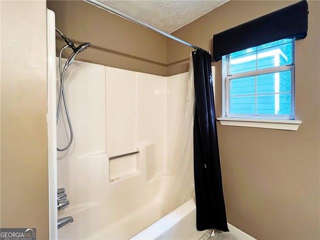 6832 Creekwood Drive, Douglasville, GA 30135