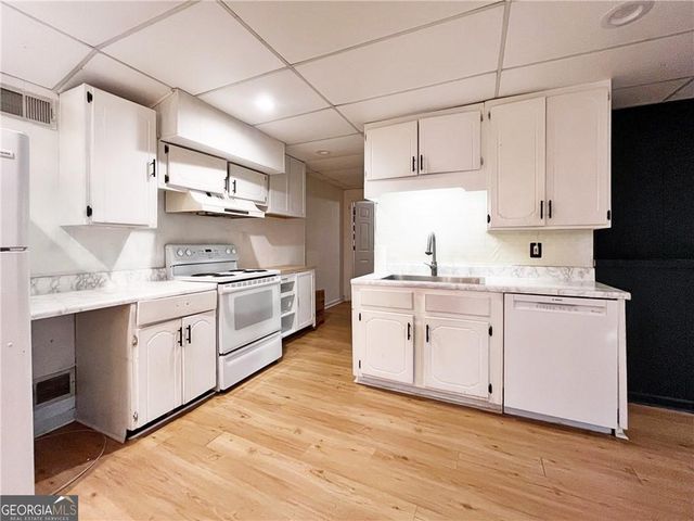 6832 Creekwood Drive, Douglasville, GA 30135