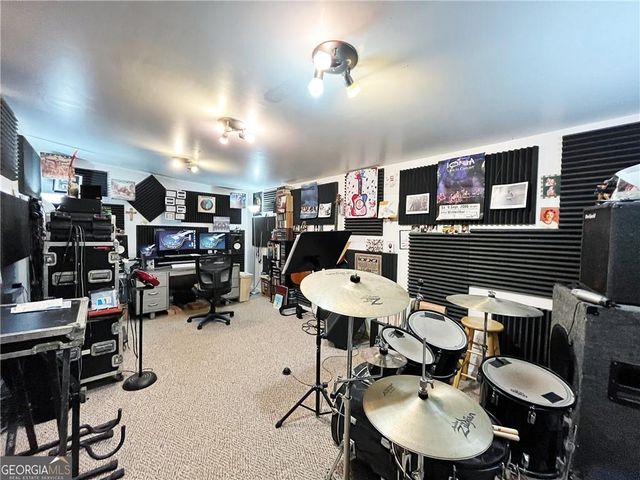 6832 Creekwood Drive, Douglasville, GA 30135