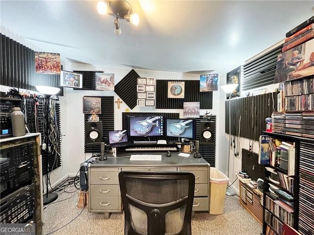 6832 Creekwood Drive, Douglasville, GA 30135