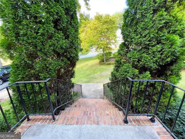 6832 Creekwood Drive, Douglasville, GA 30135