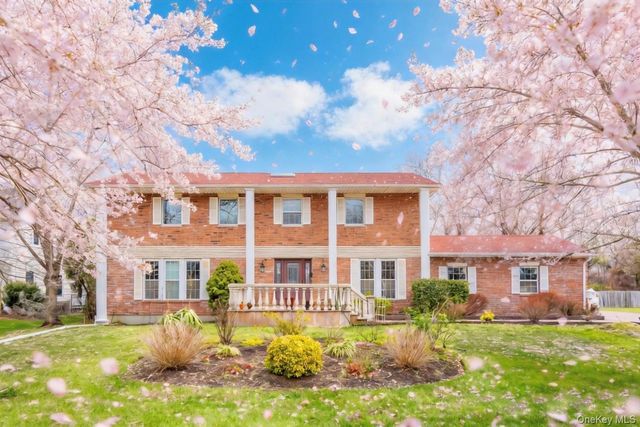 26 Birchdale Lane, Port Washington, NY 11050