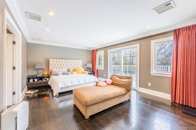 26 Birchdale Lane, Port Washington, NY 11050