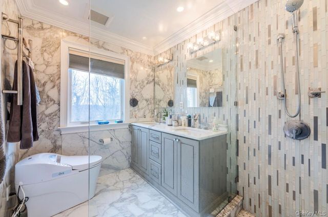 26 Birchdale Lane, Port Washington, NY 11050