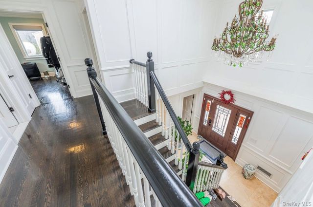 26 Birchdale Lane, Port Washington, NY 11050