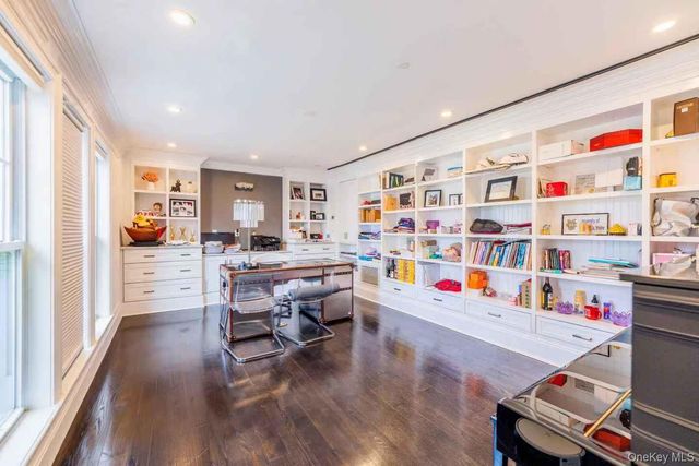 26 Birchdale Lane, Port Washington, NY 11050