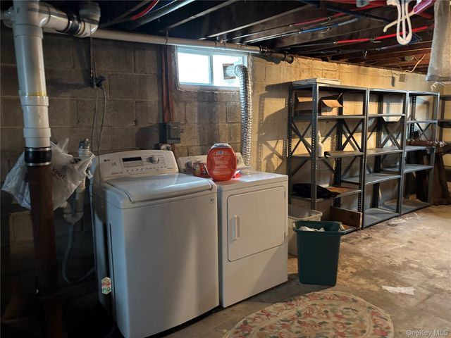 33 Lakewood Avenue, Ronkonkoma, NY 11779