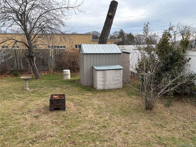 33 Lakewood Avenue, Ronkonkoma, NY 11779