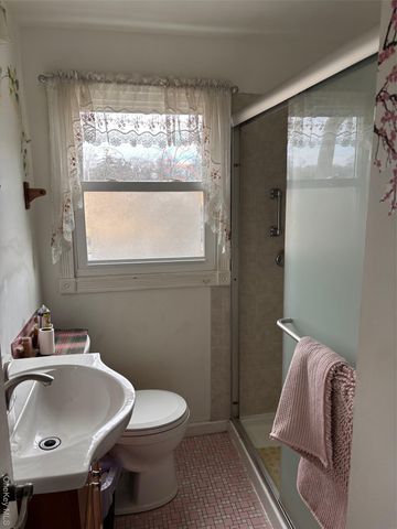 33 Lakewood Avenue, Ronkonkoma, NY 11779