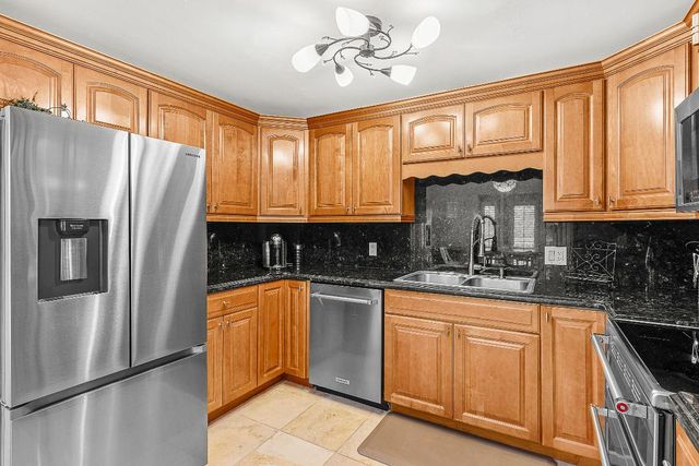 129 S Golfview Road 4, Lake Worth Beach, FL 33460