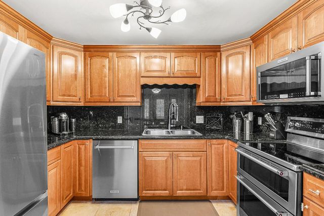 129 S Golfview Road 4, Lake Worth Beach, FL 33460