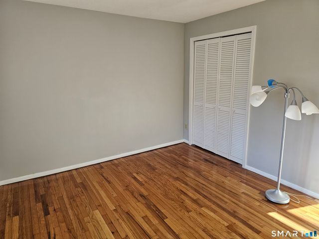 494 Oak Avenue APT 33, Cheshire, CT 06410